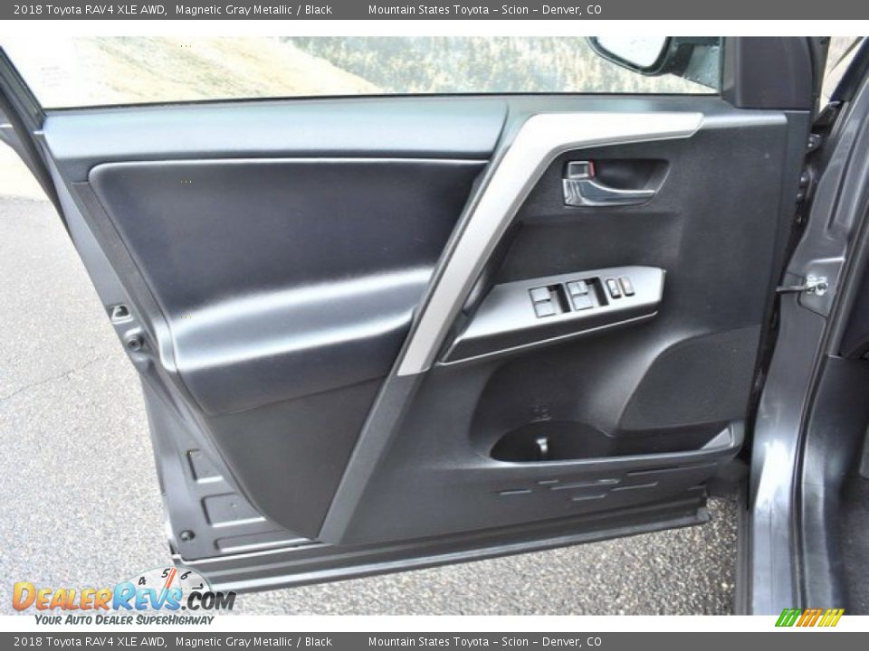 2018 Toyota RAV4 XLE AWD Magnetic Gray Metallic / Black Photo #25