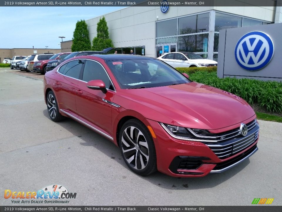 Front 3/4 View of 2019 Volkswagen Arteon SEL R-Line 4Motion Photo #1