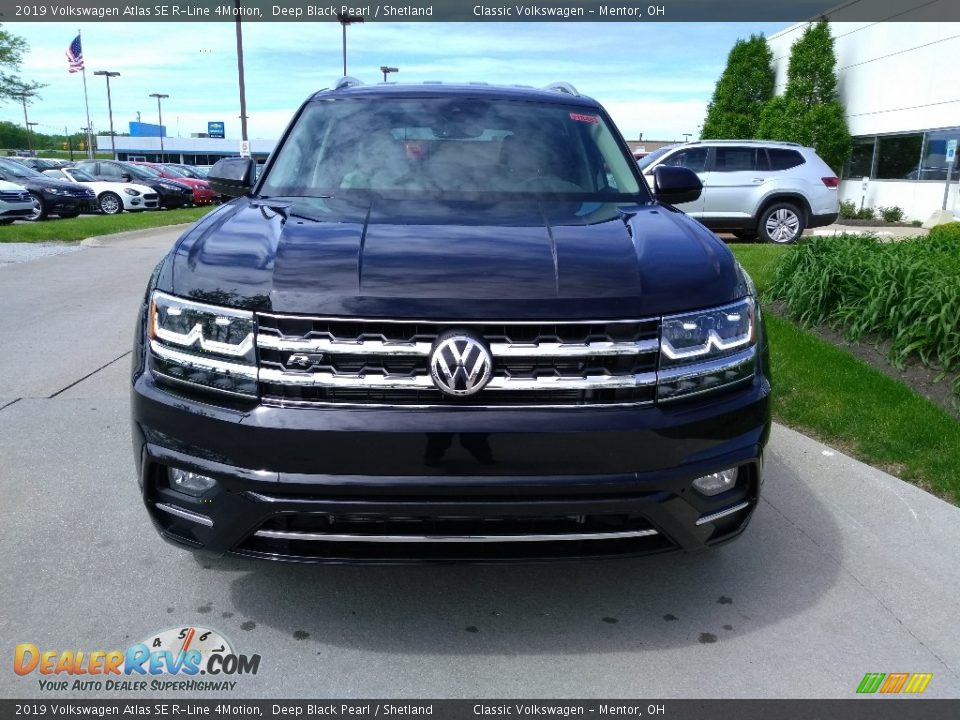 2019 Volkswagen Atlas SE R-Line 4Motion Deep Black Pearl / Shetland Photo #2