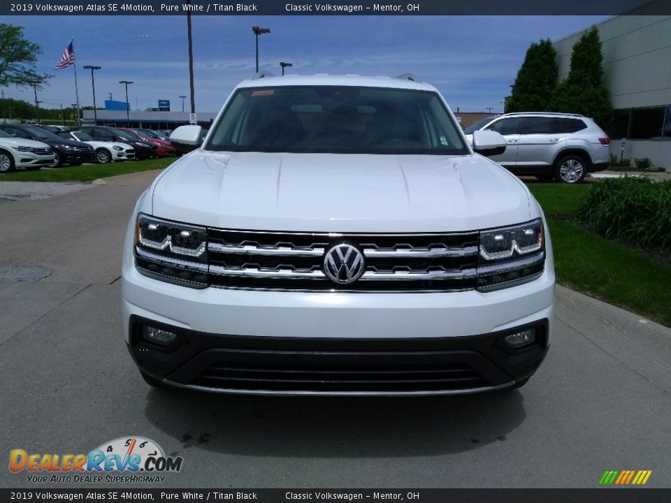 2019 Volkswagen Atlas SE 4Motion Pure White / Titan Black Photo #2