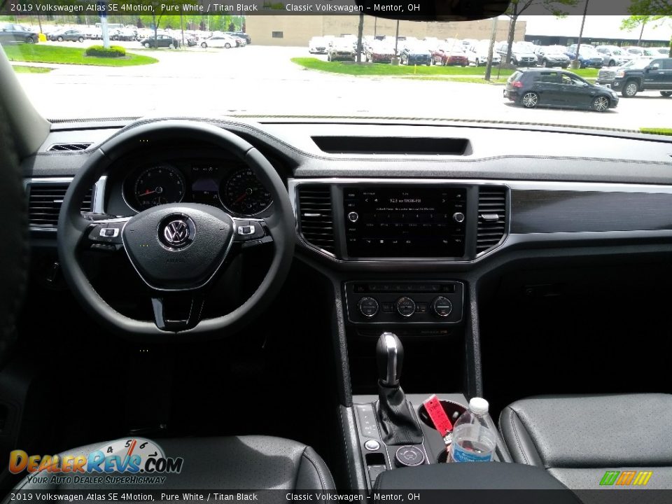 2019 Volkswagen Atlas SE 4Motion Pure White / Titan Black Photo #4