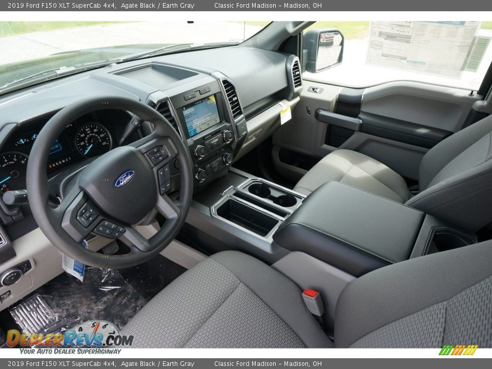 Earth Gray Interior - 2019 Ford F150 XLT SuperCab 4x4 Photo #4