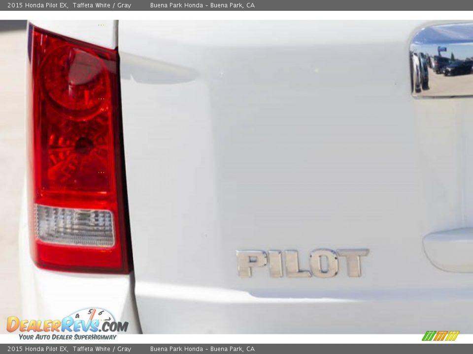 2015 Honda Pilot EX Taffeta White / Gray Photo #10