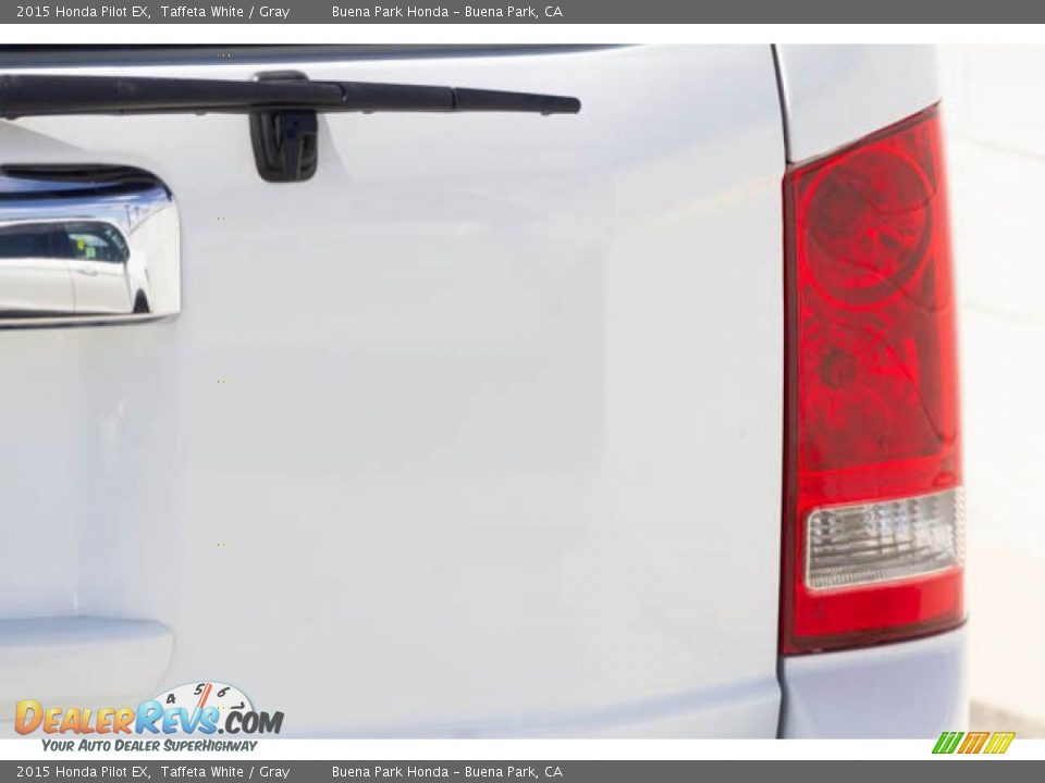 2015 Honda Pilot EX Taffeta White / Gray Photo #11