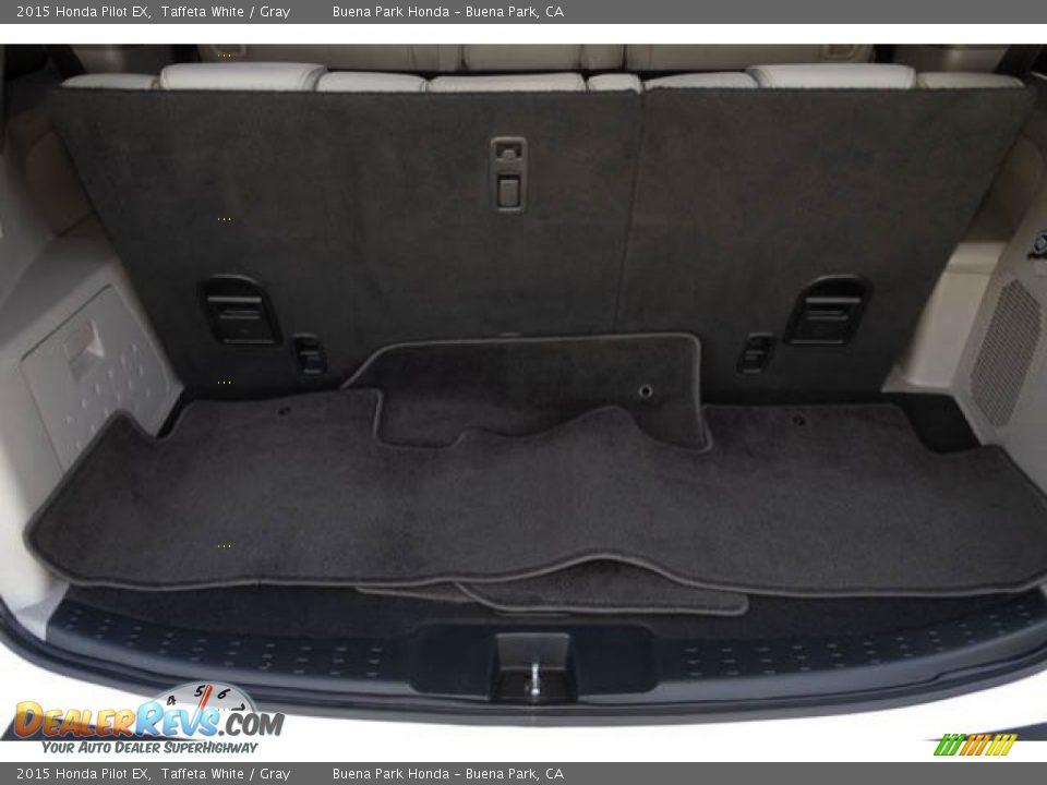2015 Honda Pilot EX Taffeta White / Gray Photo #17