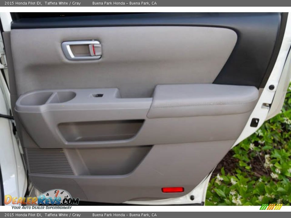 2015 Honda Pilot EX Taffeta White / Gray Photo #29