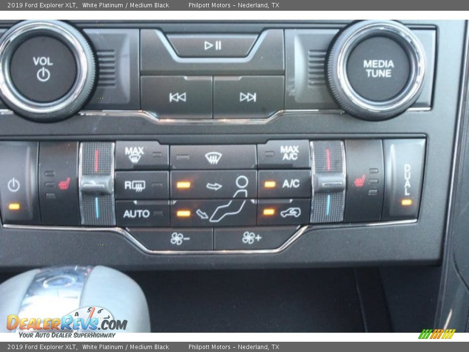 2019 Ford Explorer XLT White Platinum / Medium Black Photo #13