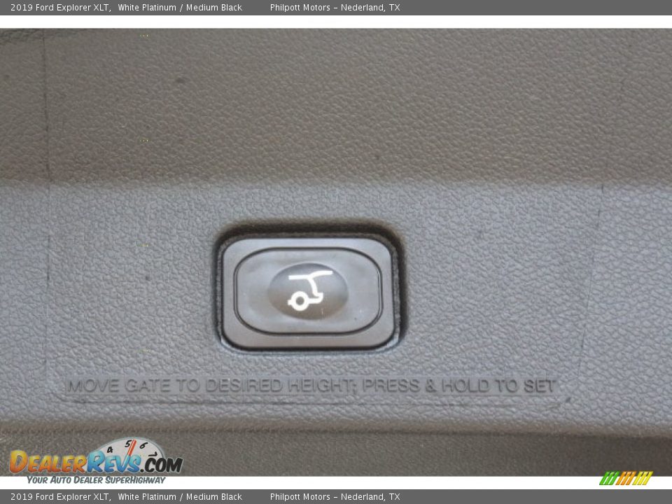 2019 Ford Explorer XLT White Platinum / Medium Black Photo #23