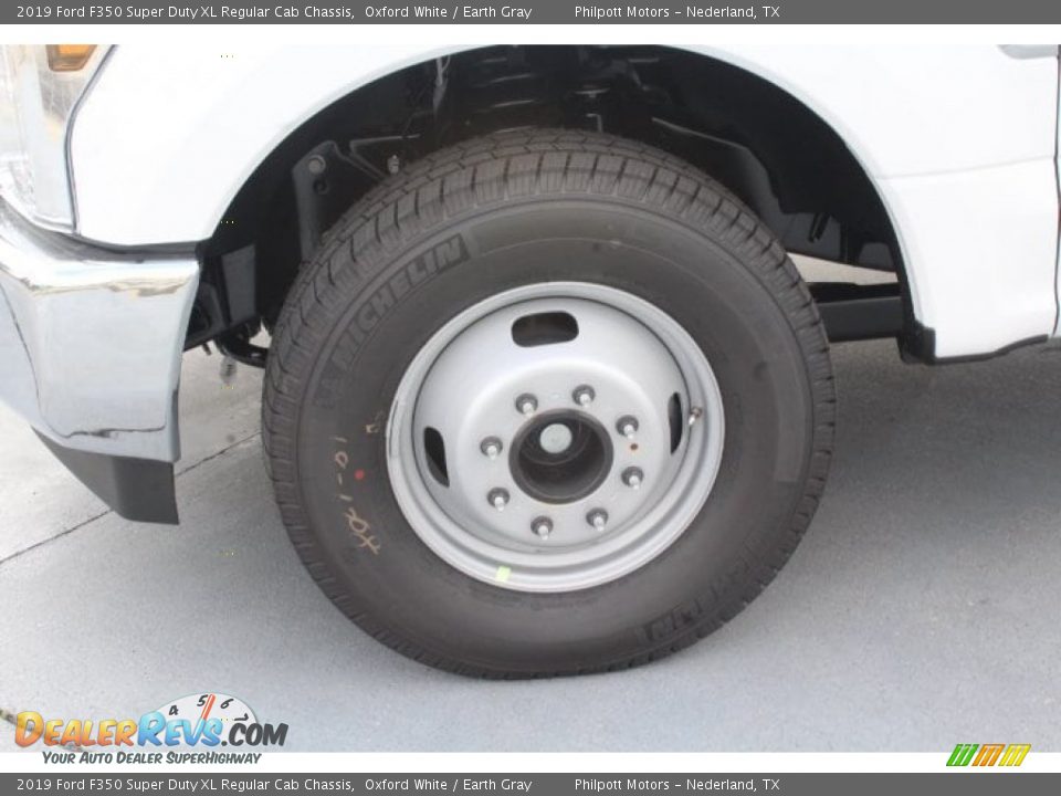 2019 Ford F350 Super Duty XL Regular Cab Chassis Oxford White / Earth Gray Photo #5