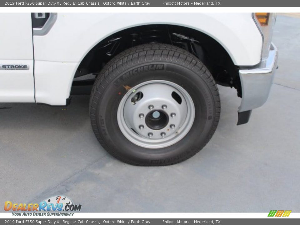 2019 Ford F350 Super Duty XL Regular Cab Chassis Oxford White / Earth Gray Photo #6
