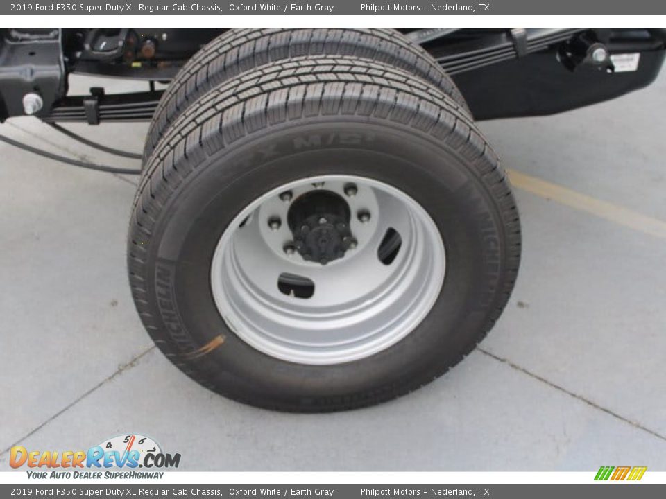 2019 Ford F350 Super Duty XL Regular Cab Chassis Oxford White / Earth Gray Photo #7