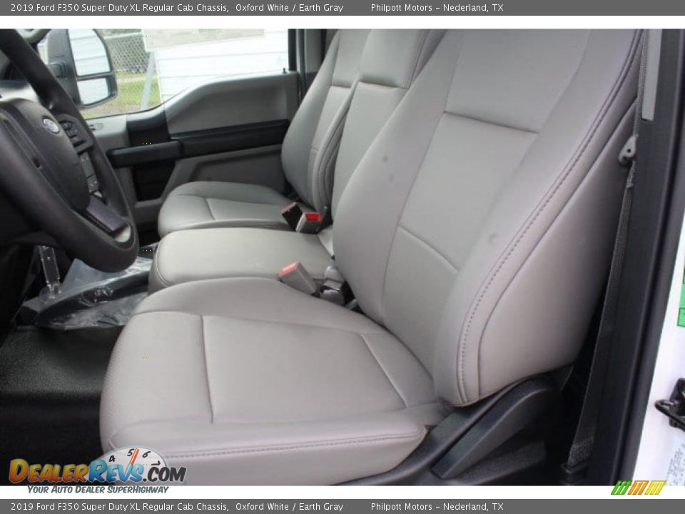 2019 Ford F350 Super Duty XL Regular Cab Chassis Oxford White / Earth Gray Photo #13