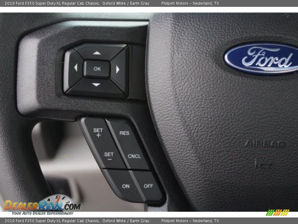 2019 Ford F350 Super Duty XL Regular Cab Chassis Oxford White / Earth Gray Photo #16