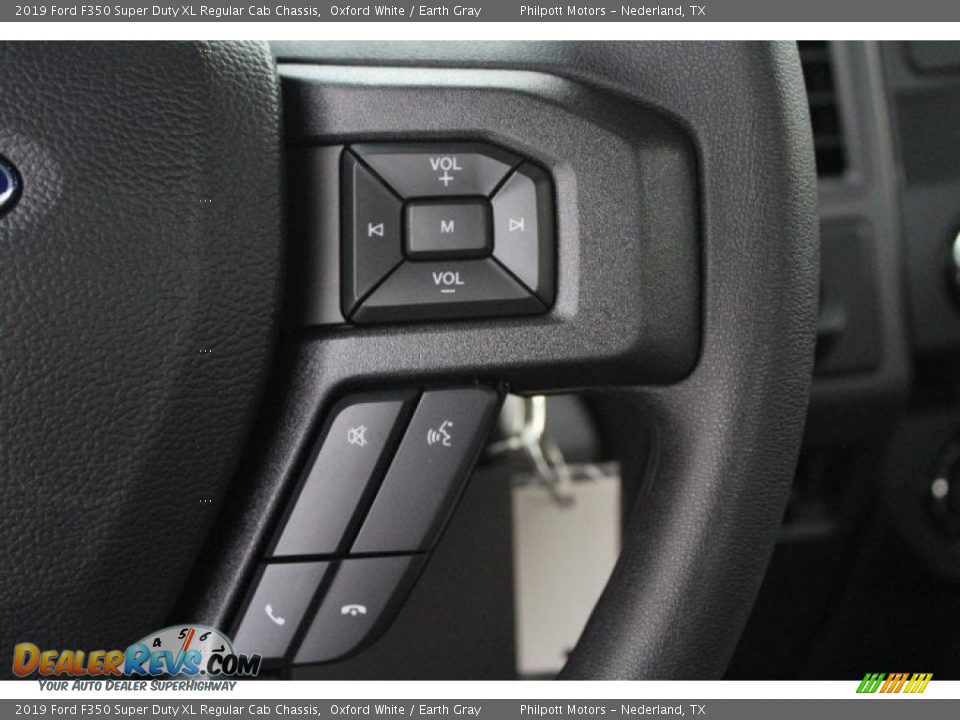 2019 Ford F350 Super Duty XL Regular Cab Chassis Oxford White / Earth Gray Photo #17