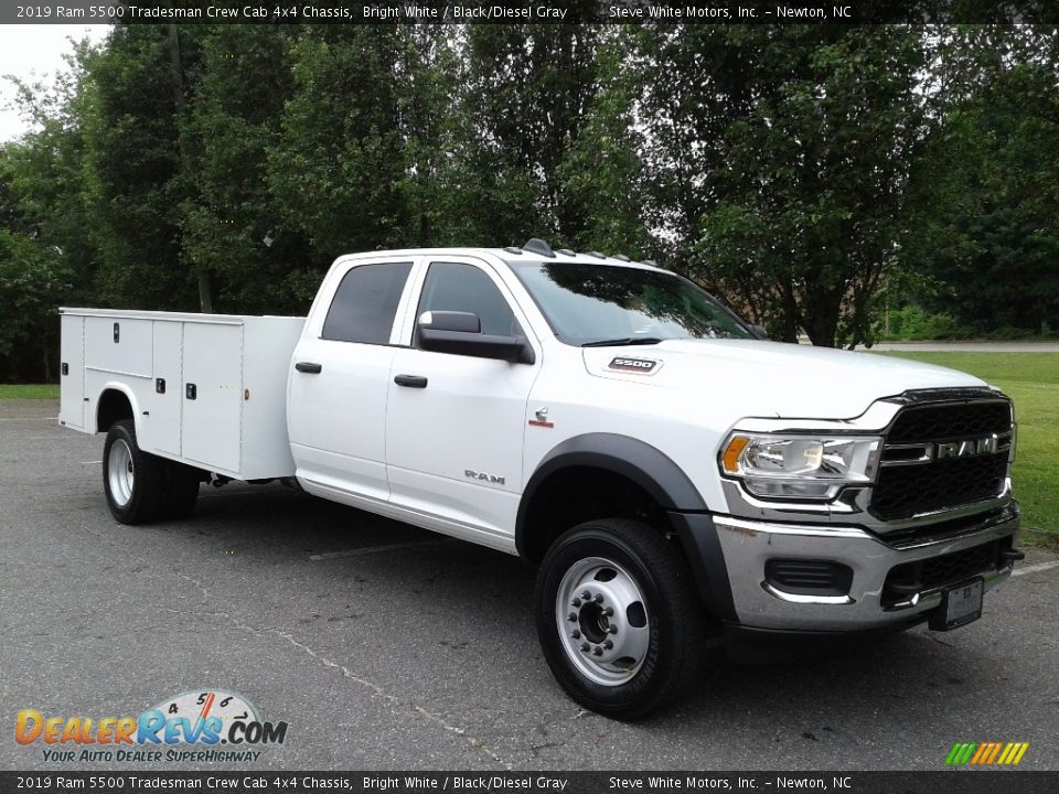 2019 Ram 5500 Tradesman Crew Cab 4x4 Chassis Bright White / Black/Diesel Gray Photo #4