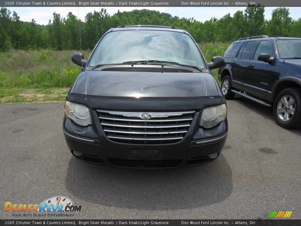 2005 Chrysler Town & Country Limited Bright Silver Metallic / Dark Khaki/Light Graystone Photo #4