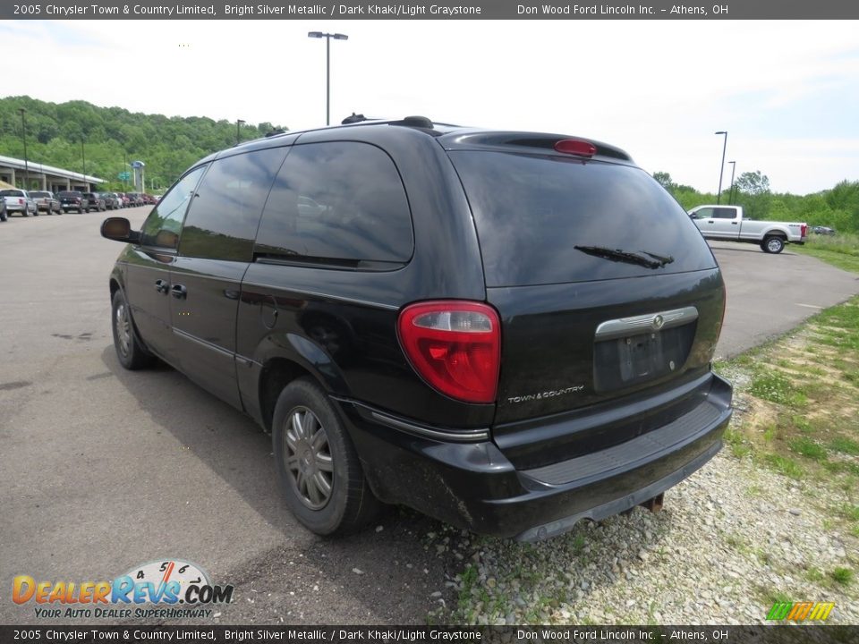 2005 Chrysler Town & Country Limited Bright Silver Metallic / Dark Khaki/Light Graystone Photo #7