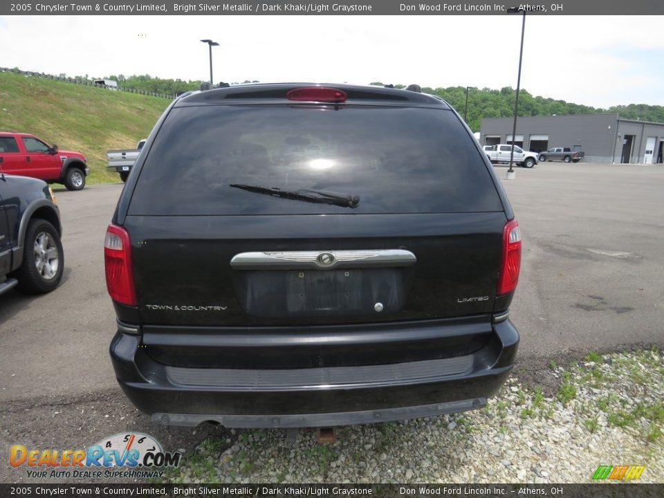 2005 Chrysler Town & Country Limited Bright Silver Metallic / Dark Khaki/Light Graystone Photo #9