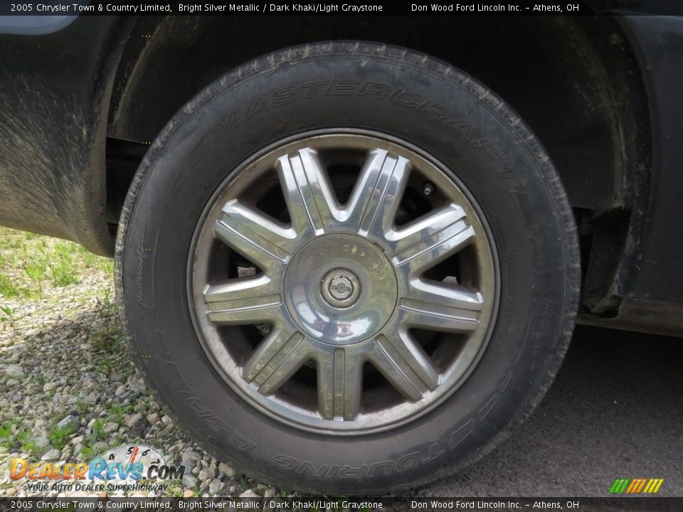 2005 Chrysler Town & Country Limited Bright Silver Metallic / Dark Khaki/Light Graystone Photo #12