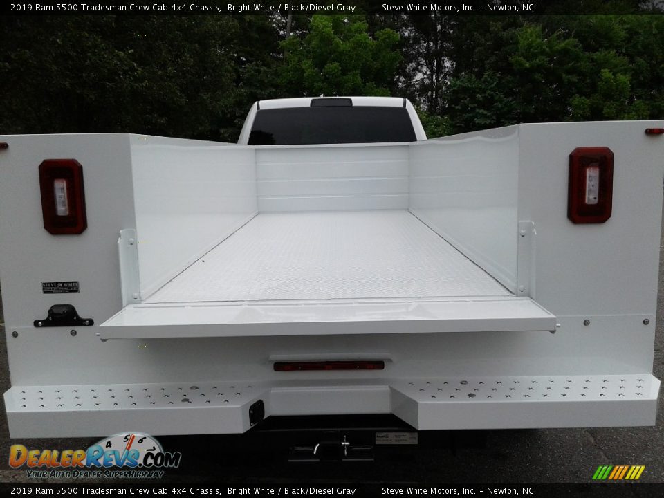 2019 Ram 5500 Tradesman Crew Cab 4x4 Chassis Bright White / Black/Diesel Gray Photo #12