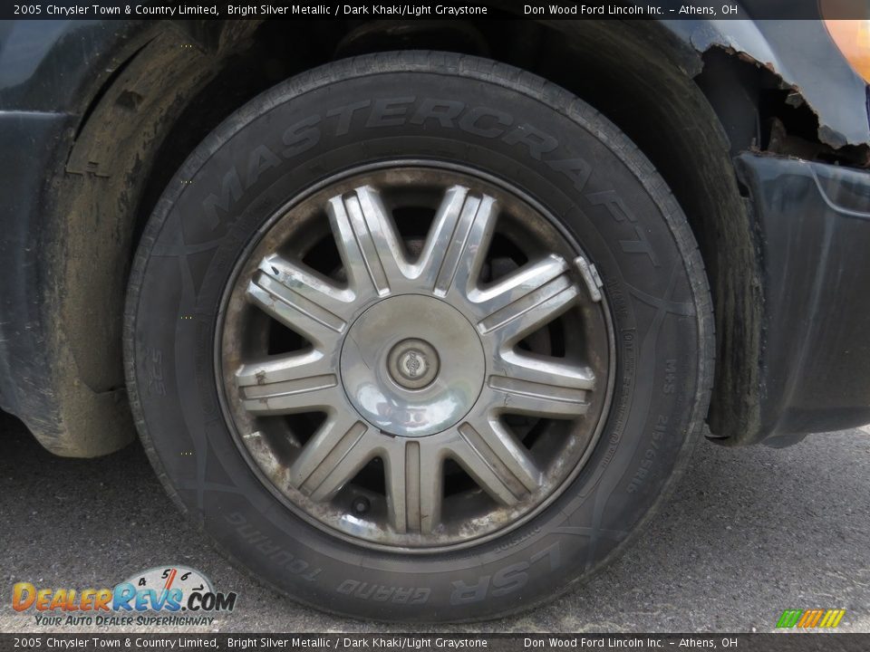 2005 Chrysler Town & Country Limited Bright Silver Metallic / Dark Khaki/Light Graystone Photo #13