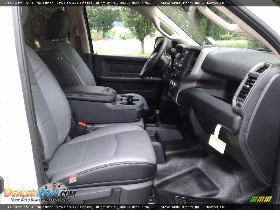 2019 Ram 5500 Tradesman Crew Cab 4x4 Chassis Bright White / Black/Diesel Gray Photo #14