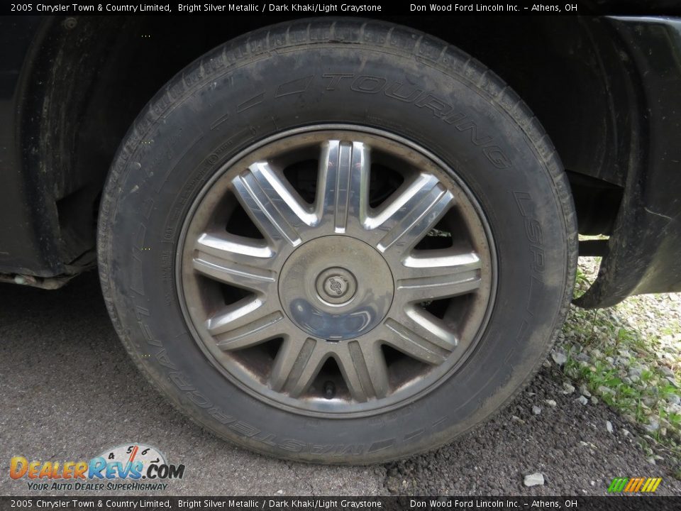2005 Chrysler Town & Country Limited Bright Silver Metallic / Dark Khaki/Light Graystone Photo #15