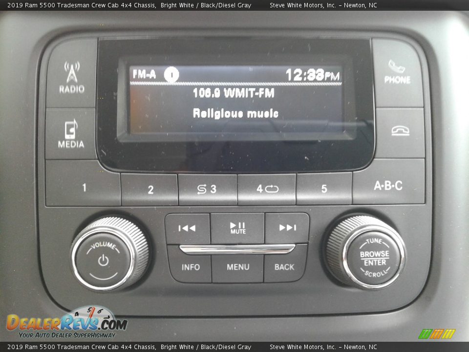2019 Ram 5500 Tradesman Crew Cab 4x4 Chassis Bright White / Black/Diesel Gray Photo #19