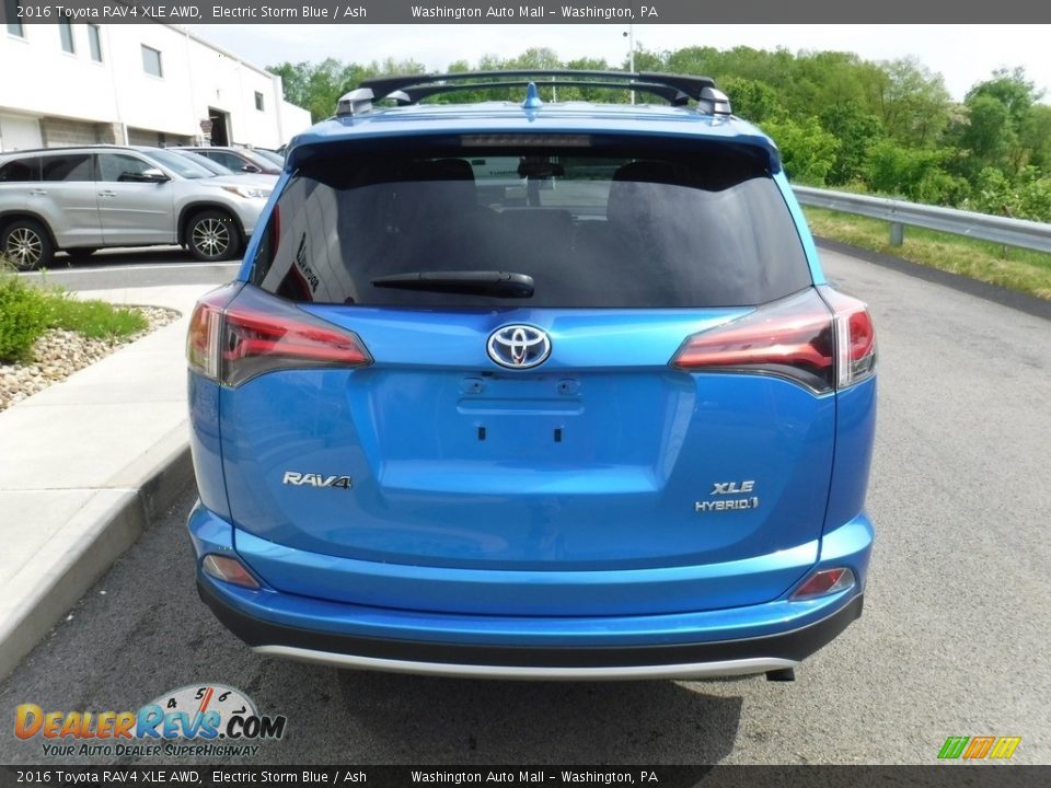 2016 Toyota RAV4 XLE AWD Electric Storm Blue / Ash Photo #9