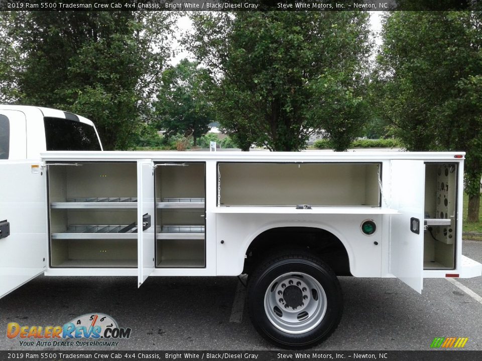 2019 Ram 5500 Tradesman Crew Cab 4x4 Chassis Bright White / Black/Diesel Gray Photo #23