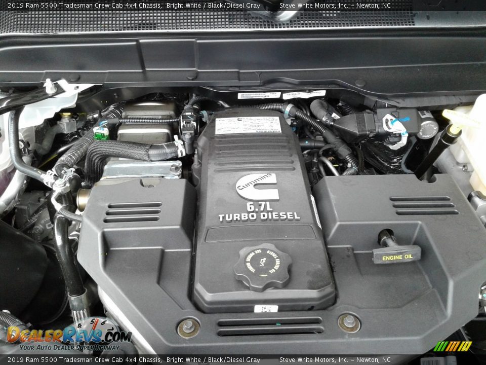2019 Ram 5500 Tradesman Crew Cab 4x4 Chassis Bright White / Black/Diesel Gray Photo #26