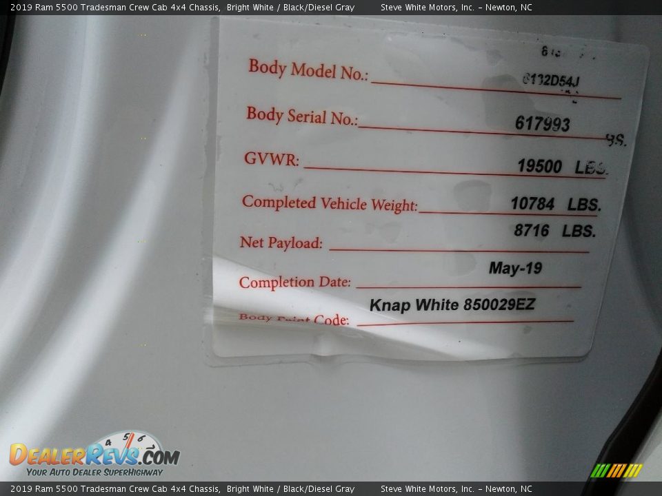 2019 Ram 5500 Tradesman Crew Cab 4x4 Chassis Bright White / Black/Diesel Gray Photo #28