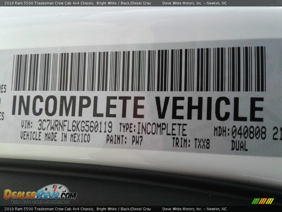 2019 Ram 5500 Tradesman Crew Cab 4x4 Chassis Bright White / Black/Diesel Gray Photo #29