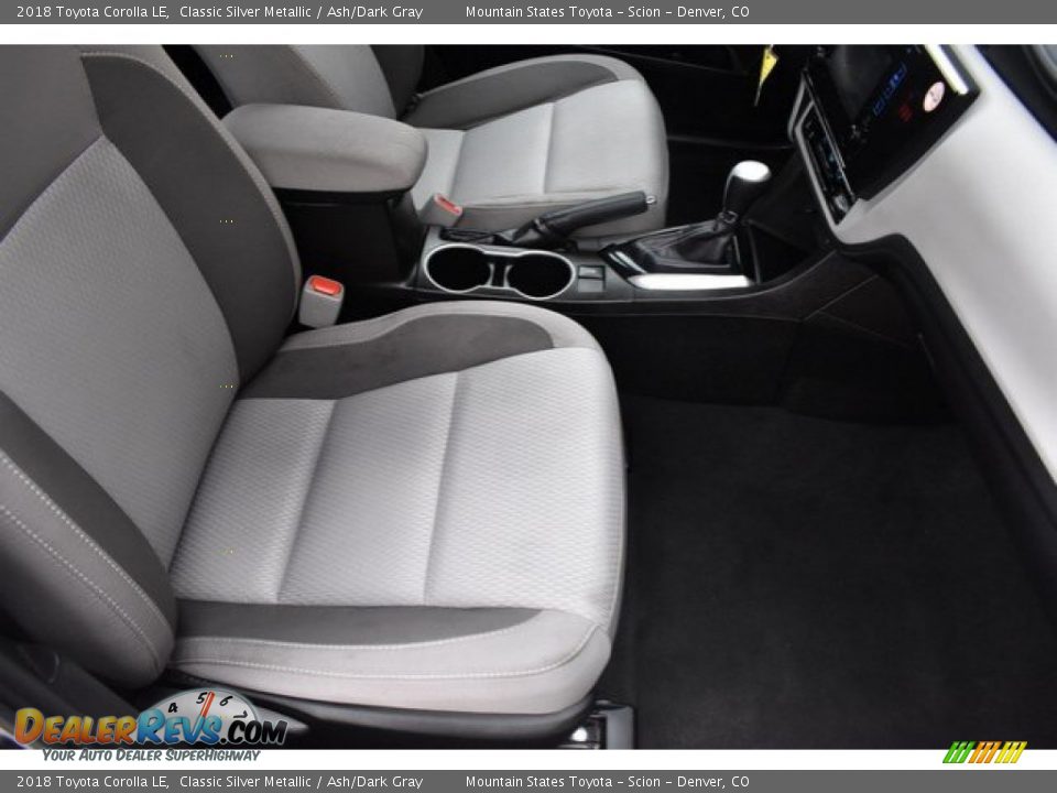 2018 Toyota Corolla LE Classic Silver Metallic / Ash/Dark Gray Photo #17