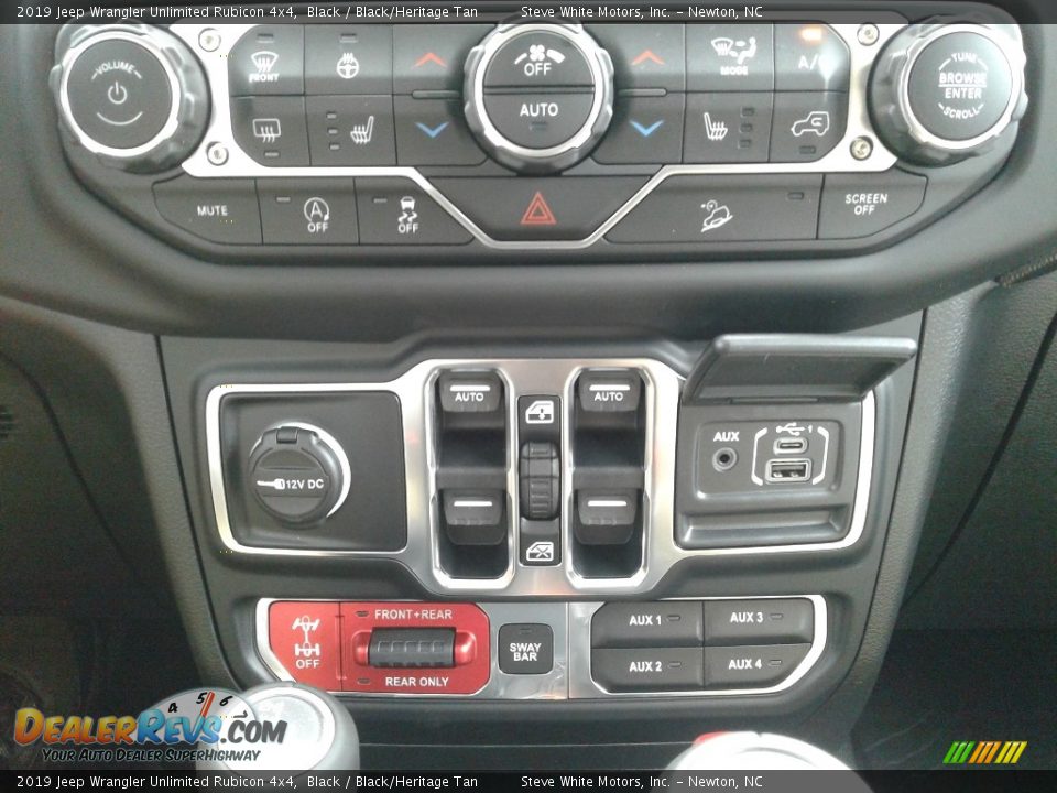 Controls of 2019 Jeep Wrangler Unlimited Rubicon 4x4 Photo #25