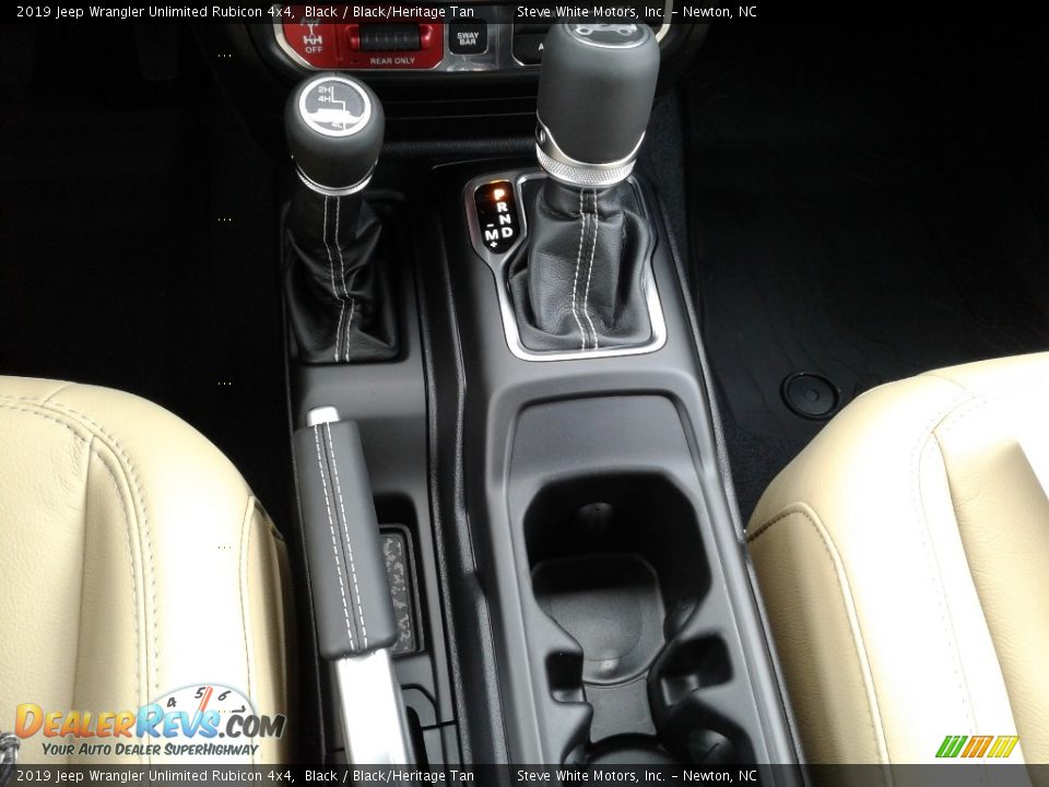 2019 Jeep Wrangler Unlimited Rubicon 4x4 Shifter Photo #27