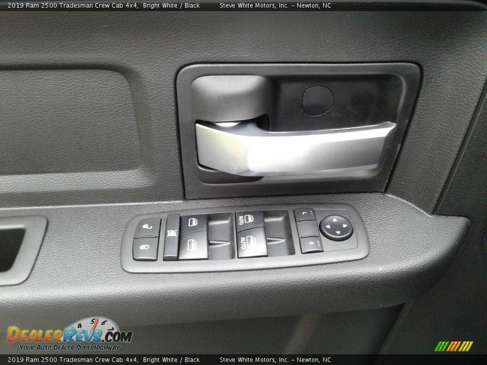 2019 Ram 2500 Tradesman Crew Cab 4x4 Bright White / Black Photo #9