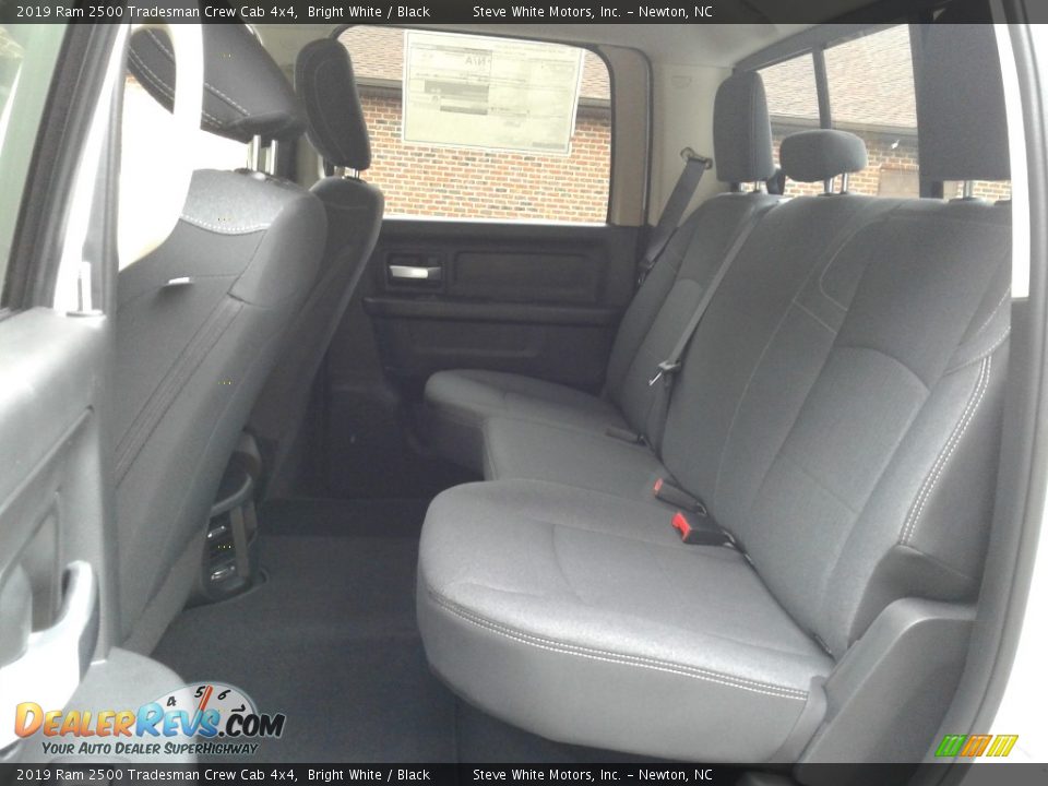 2019 Ram 2500 Tradesman Crew Cab 4x4 Bright White / Black Photo #11
