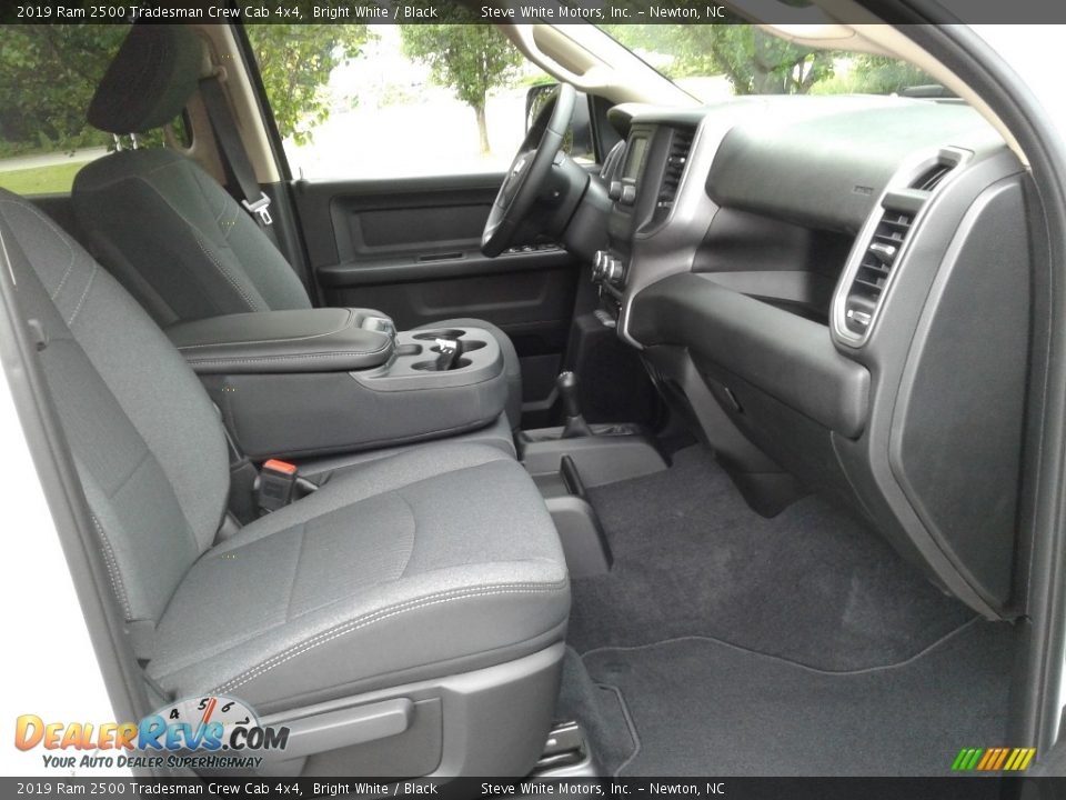 2019 Ram 2500 Tradesman Crew Cab 4x4 Bright White / Black Photo #14
