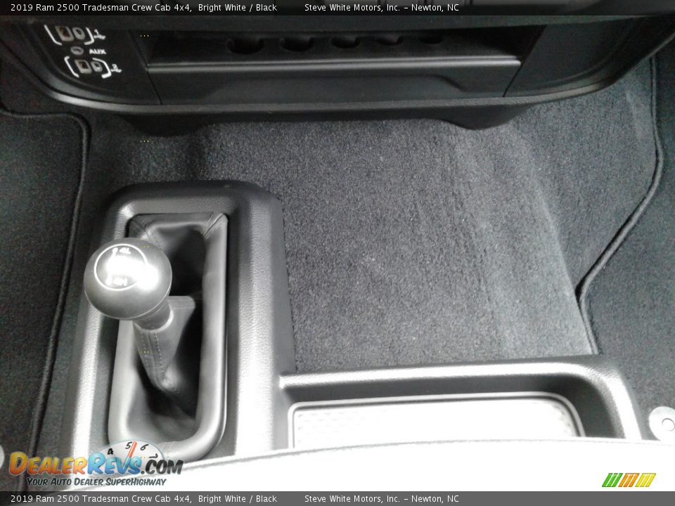 2019 Ram 2500 Tradesman Crew Cab 4x4 Bright White / Black Photo #24