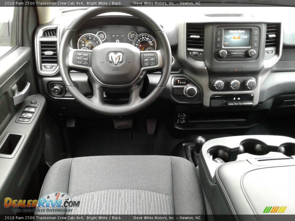 2019 Ram 2500 Tradesman Crew Cab 4x4 Bright White / Black Photo #25
