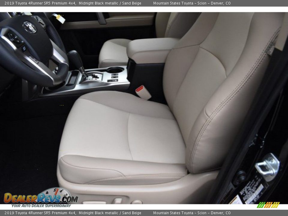 2019 Toyota 4Runner SR5 Premium 4x4 Midnight Black metallic / Sand Beige Photo #6