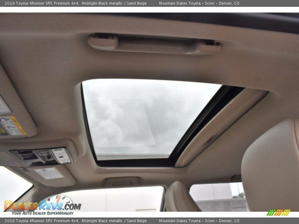 2019 Toyota 4Runner SR5 Premium 4x4 Midnight Black metallic / Sand Beige Photo #8