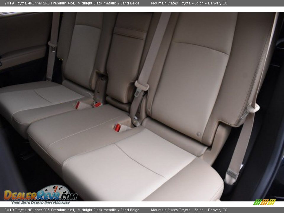 2019 Toyota 4Runner SR5 Premium 4x4 Midnight Black metallic / Sand Beige Photo #10