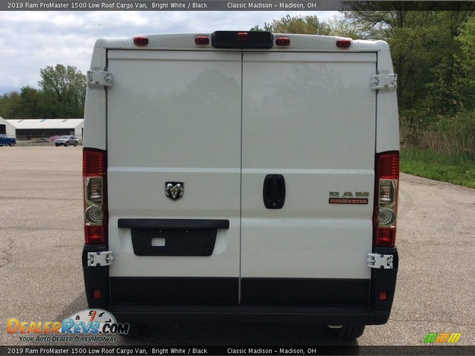 2019 Ram ProMaster 1500 Low Roof Cargo Van Bright White / Black Photo #5