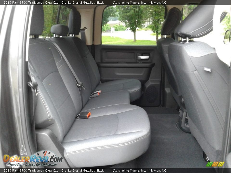 2019 Ram 3500 Tradesman Crew Cab Granite Crystal Metallic / Black Photo #13