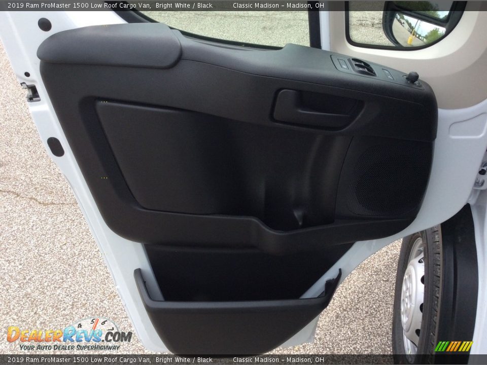 2019 Ram ProMaster 1500 Low Roof Cargo Van Bright White / Black Photo #9
