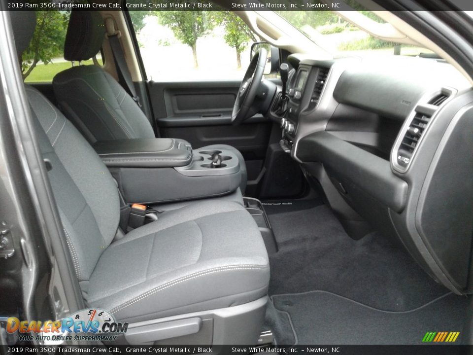 2019 Ram 3500 Tradesman Crew Cab Granite Crystal Metallic / Black Photo #14