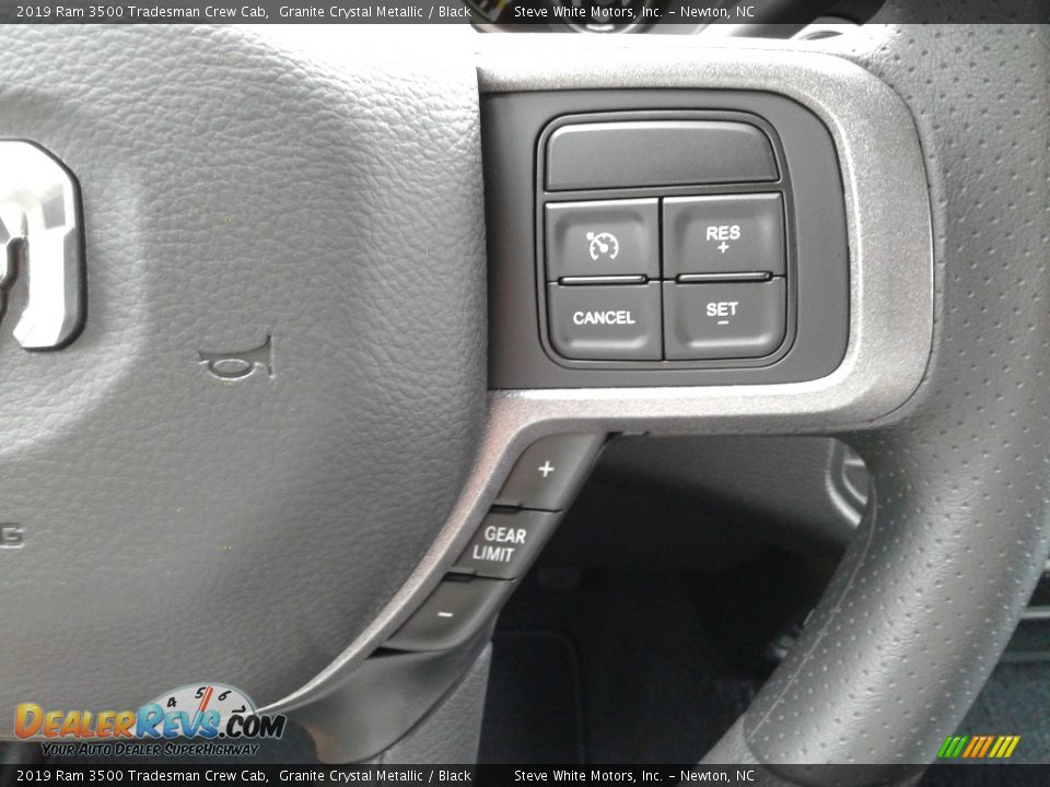 2019 Ram 3500 Tradesman Crew Cab Granite Crystal Metallic / Black Photo #16