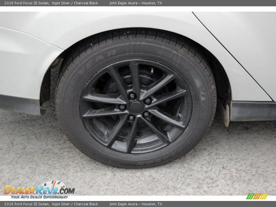 2016 Ford Focus SE Sedan Ingot Silver / Charcoal Black Photo #11